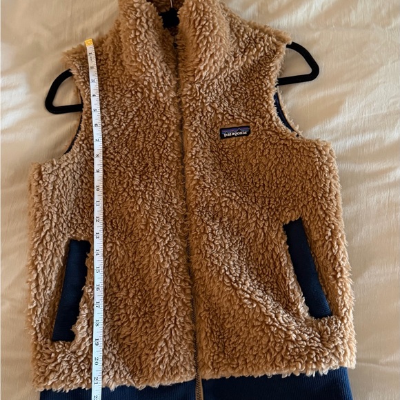 Patagonia Teddy Boucle Brown Vest - Picture 11 of 13